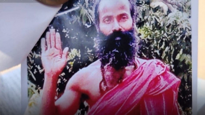 পীরের পর সাধু হত্যায় দেশের আইনশৃঙ্খলা প্রশ্নে